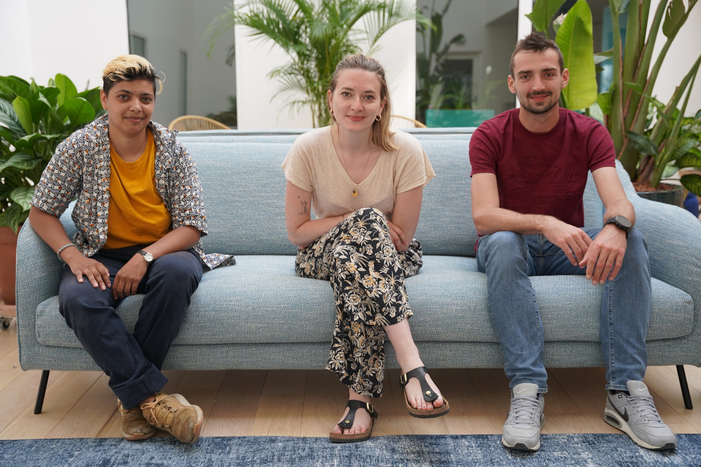 L'équipe Feelzy s'est agrandie depuis peu avec l'arrivée de Lauryne Lamonerie, ingénieure et Théo Lucas, développeur, entourés de Mathilde Bivel (au centre de la photo). (Photo Feelzy)