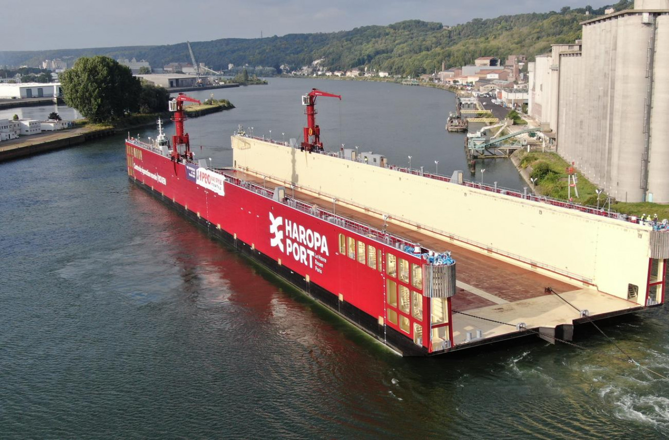 Le nouveau dock flottant est arrivé au port de Rouen le 1er septembre. (Photo Métropole Rouen Normandie)