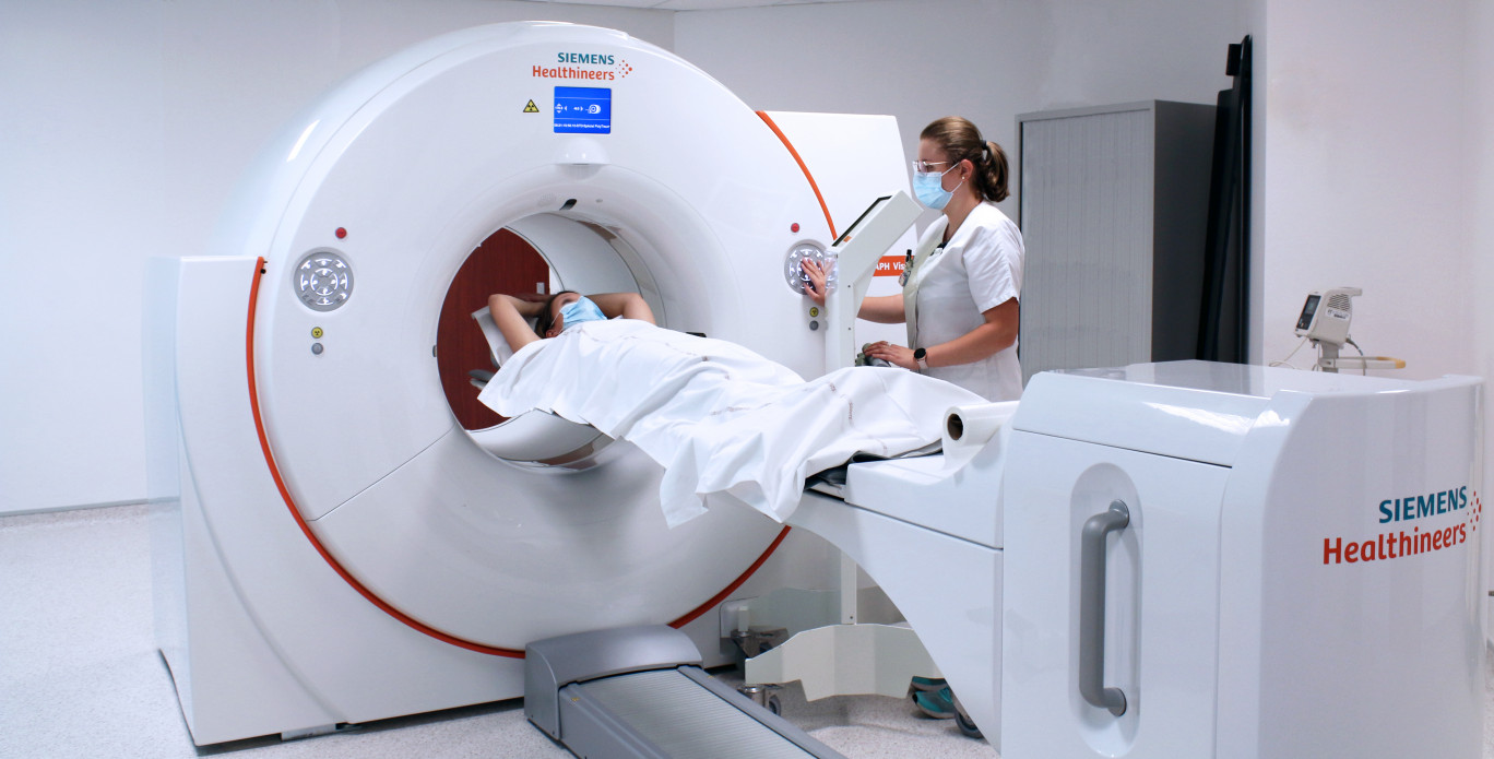 Le Havre : inauguration du TPE scanner au service de médecine nucléaire de l’hôpital Jacques MONOD (Crédit photo : Groupe hospitalier du Havre). 