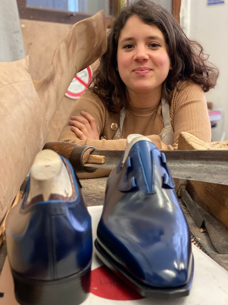 Audrey Benguerine est maintenant piqueuse chez Maison Corthay.