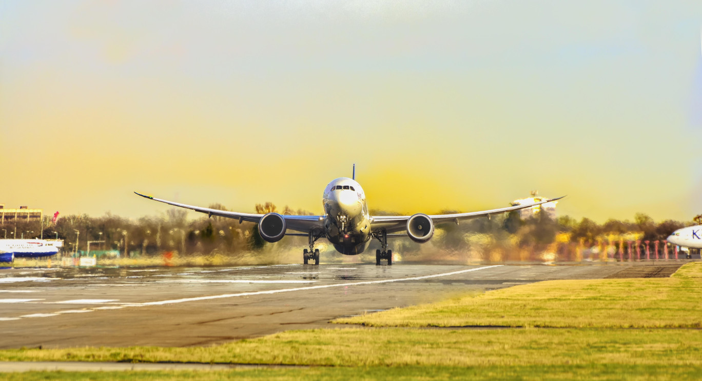 L’entreprise a travaillé durant 7 mois à diminuer, jusqu’à 30 %, le poids des liaisons souples utilisées pour le conditionnement d’air dans l’aéronautique. (© Pixabay)