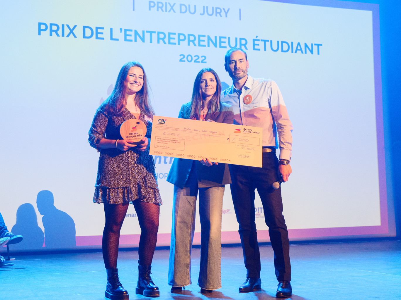 Julie Pommier a reçu le prix du jury pour la création de sa maison d'édition Edifice. (Photo Réseau Entreprendre / Sebastien Boullier)