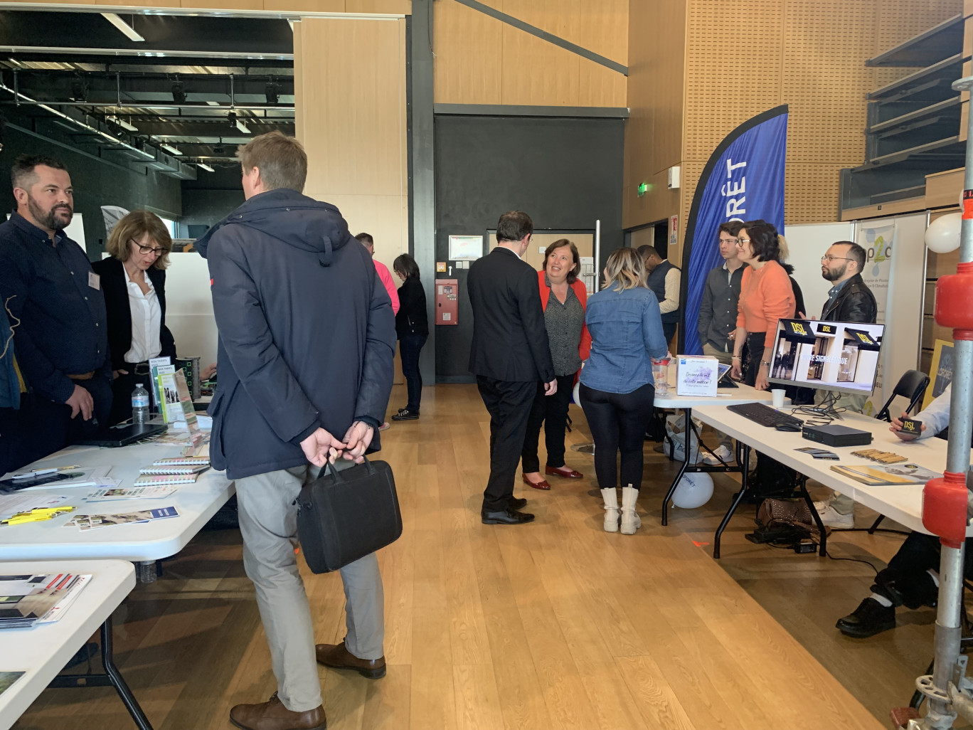 28 exposants, adhérents du club, ont participé au premier salon d’entreprises du club Val de Seine. (© Aletheia Press / L. Brémont)