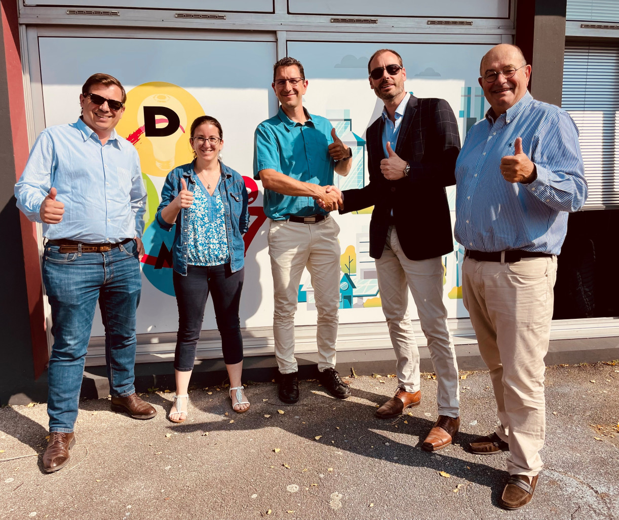 De gauche à droite : Arthur De Chalus (Accompagnateur), Christelle Maurice (Accompagnatrice), Sylvain Gouffier (Lauréat), Julien Derudder (Président Réseau Entreprendre® Normandie Estuaire) et Patrick Le Chevalier (Accompagnateur). ©Réseau Entreprendre® Normandie Estuaire