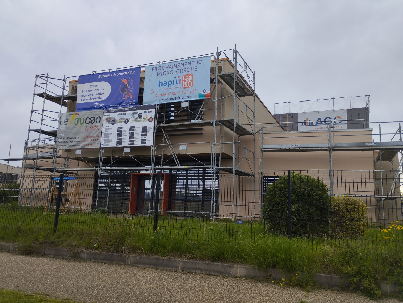 L’entreprise rouennaise Now réhabilite l’ancien laboratoire Boiron, privilégiant le réemploi plutôt que la reconstruction. (© Aletheia Press/B. Delabre)