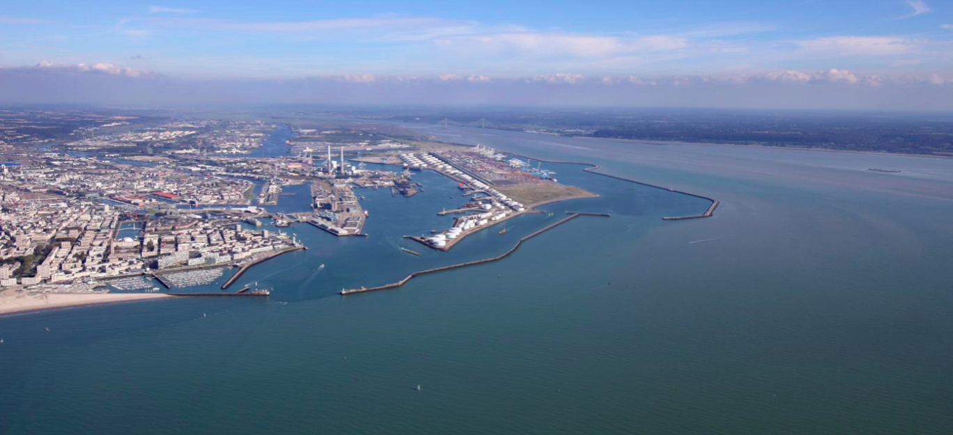 Afin de répondre aux enjeux de multimodalité et de décarbonation de l’axe Seine, HAROPA PORT porte un projet structurant pour intégrer un accès fluvial à Port 2000 au Havre. © Haropa Port