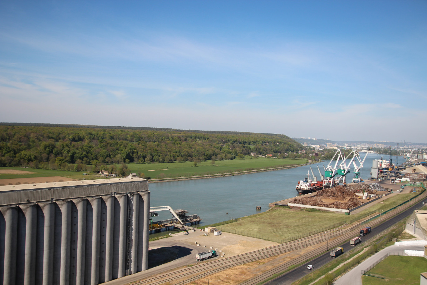 Plus grand port céréalier de France, Rouen a aujourd'hui une place à prendre sur le conteneur pour désengorger Le Havre. © Aletheia Press, Benoit Delabre