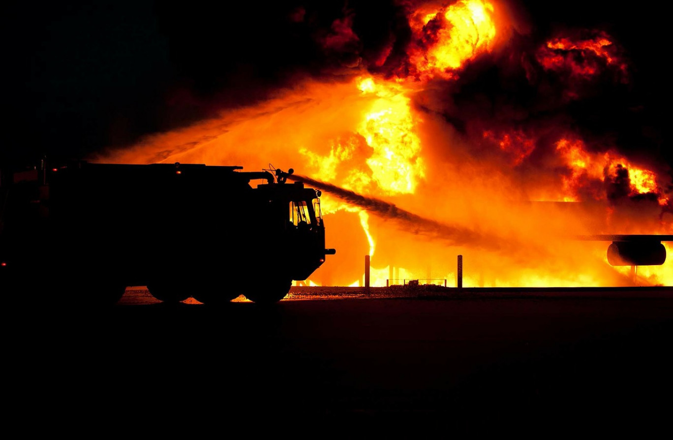 Seine-Maritime : un violent incendie secoue l’usine Lubrizol de Rouen