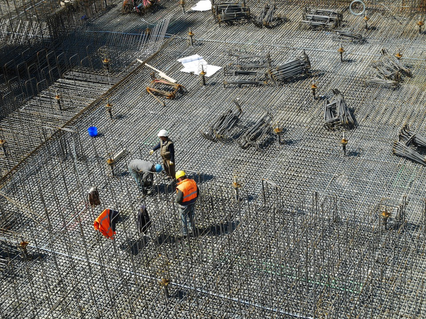 Les chantiers prévus portent sur plusieurs domaines dont la santé, le tourisme, le commerce, l’économie, l’énergie, le sport, le logement, ou encore l’éducation.