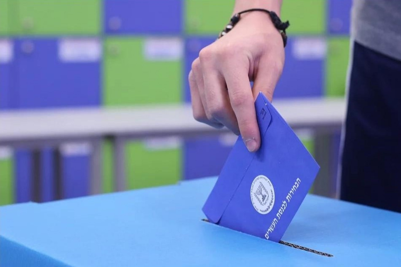 Or, si l’on se fie aux programmes des candidats aux élections municipales, c’est le maire qui déciderait de tout.