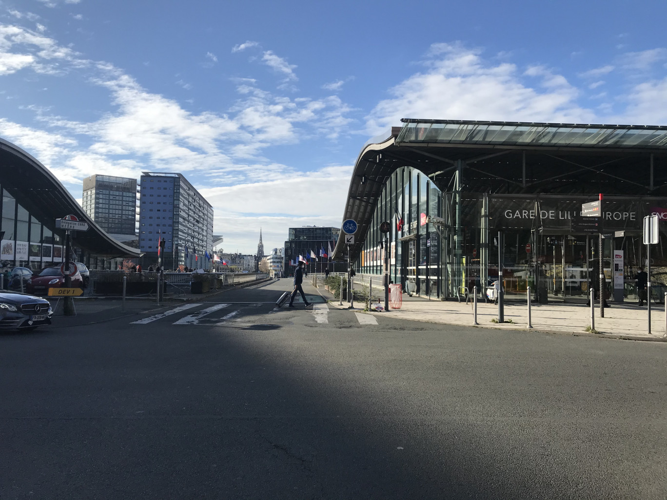 Photo : Olivier RAZEMON pour DSI
Devant la gare de Lille Europe, déserte, le 9 novembre
